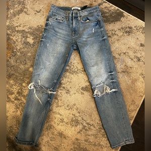 Zara Boyfriend cut jeans size 2